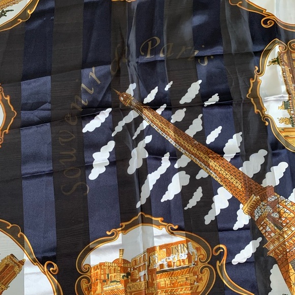 Scarf from Paris - Picture 8 of 9